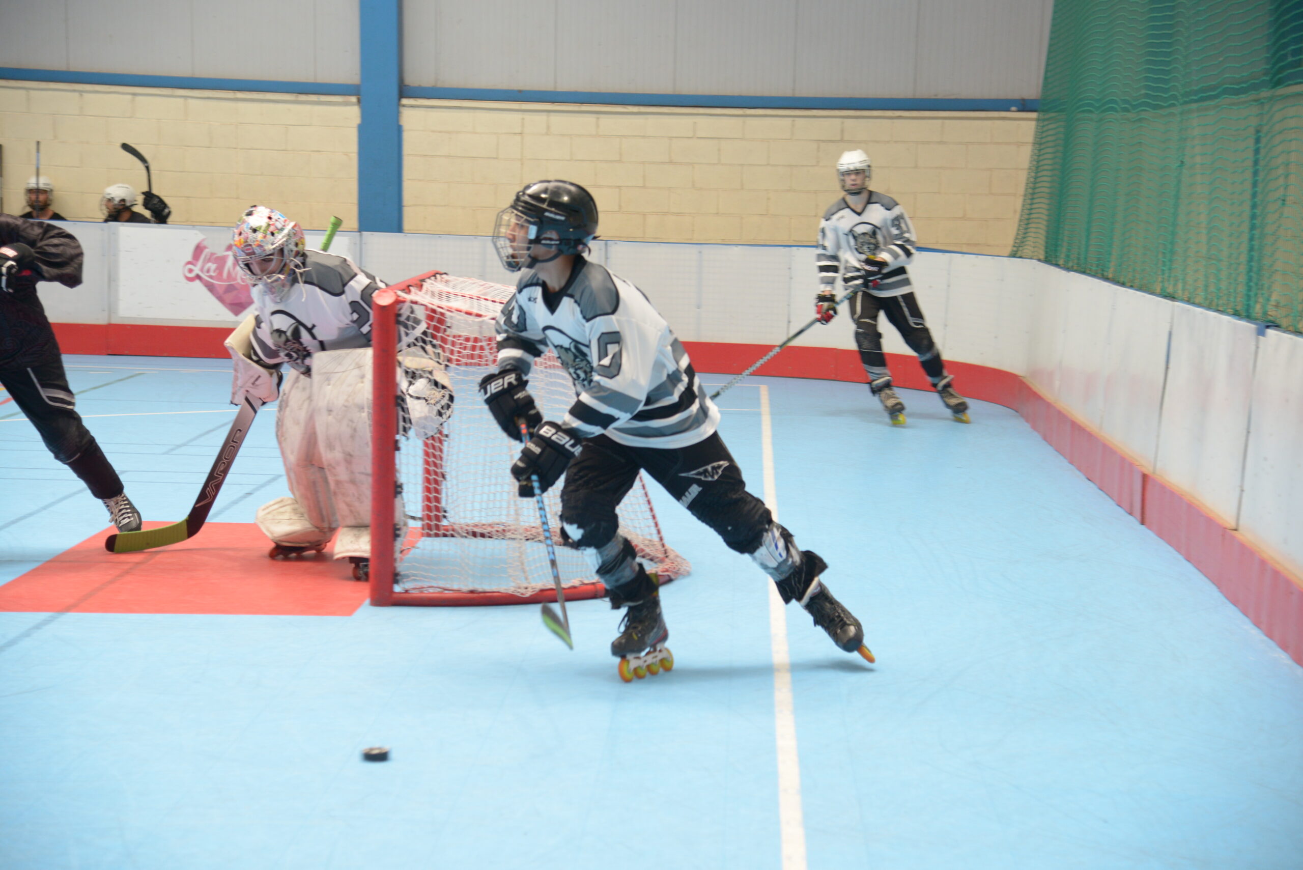 Jugador de Club Hockey Lobos en acción